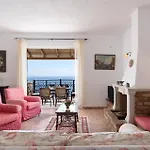 Villa Astarti By *