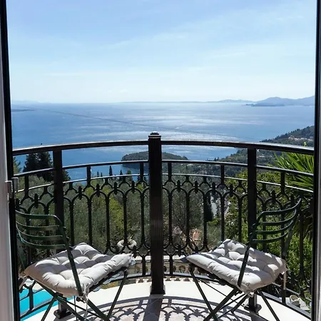 Astarti By 빌라 칼라미