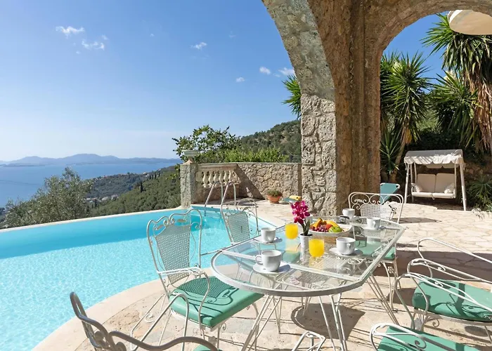 Astarti By 빌라 칼라미